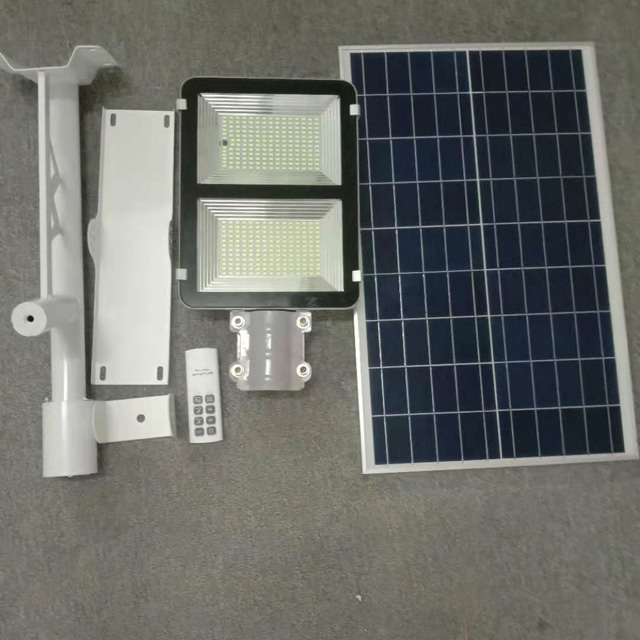Farola solar completa de 150W con batería incorporada